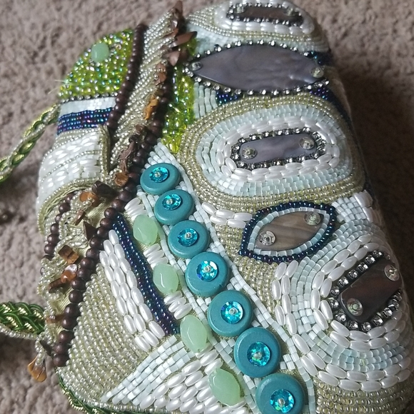 Handmade beaded jeweled bag. Zipper divided pocket. Green lining. Snap closure - Picture 5 of 5